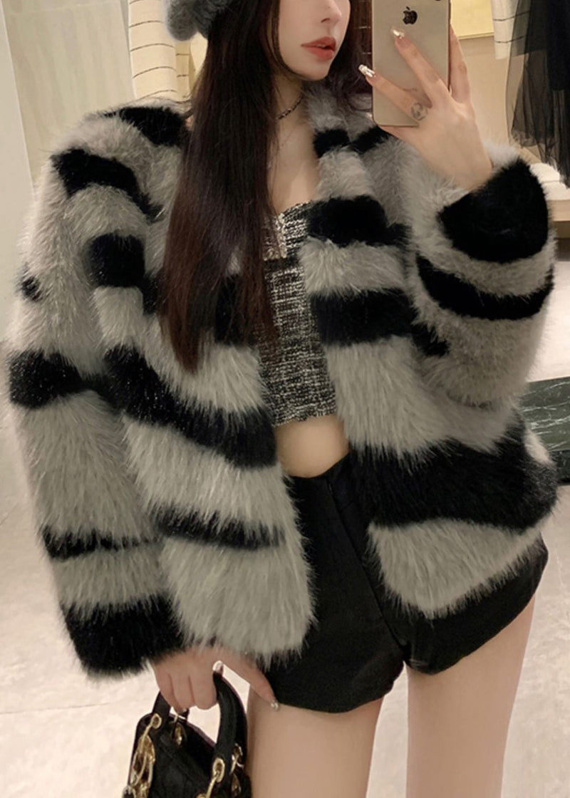 Beautifully Finished Coat in a Timeless Design