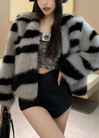 Beautifully Finished Coat in a Timeless Design