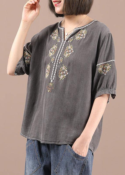 Classic Vintage Shirt with a Flattering Fit