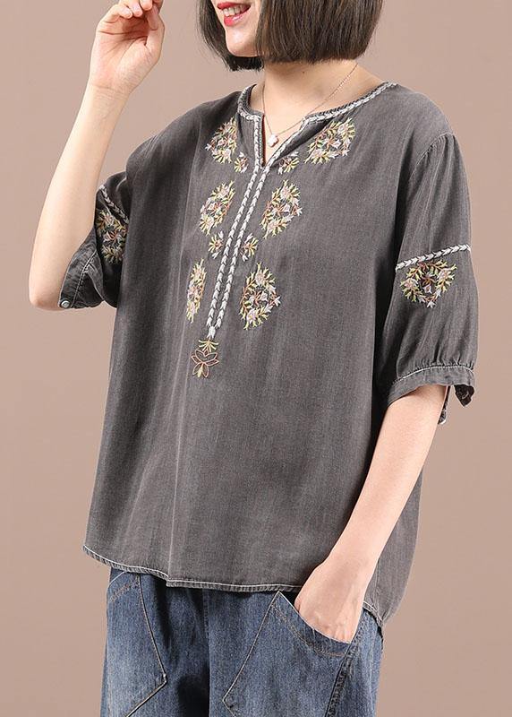 Classic Vintage Shirt with a Flattering Fit