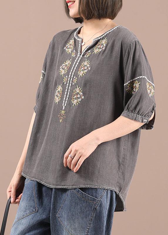 Classic Vintage Shirt with a Flattering Fit