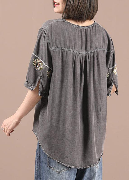 Classic Vintage Shirt with a Flattering Fit