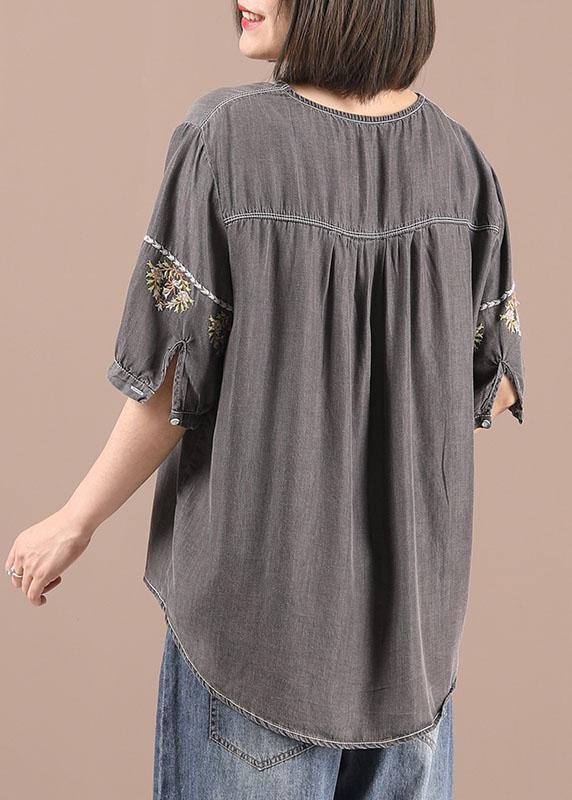 Classic Vintage Shirt with a Flattering Fit