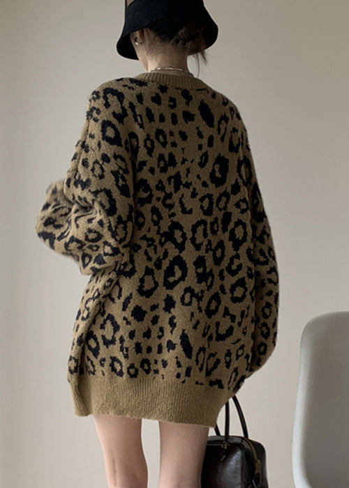 Effortlessly Elegant Sweater with a Timeless Design