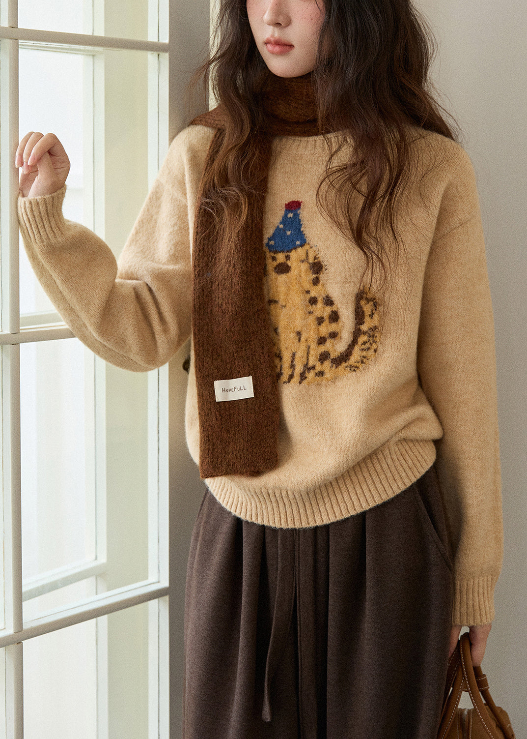 Effortlessly Elegant Sweater with a Timeless Design