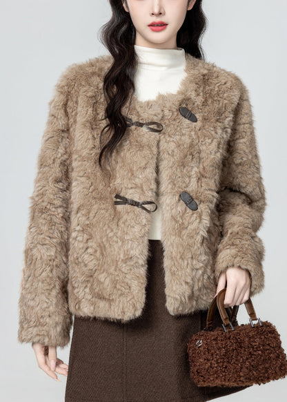 Well Tailored Coat with a Graceful Silhouette