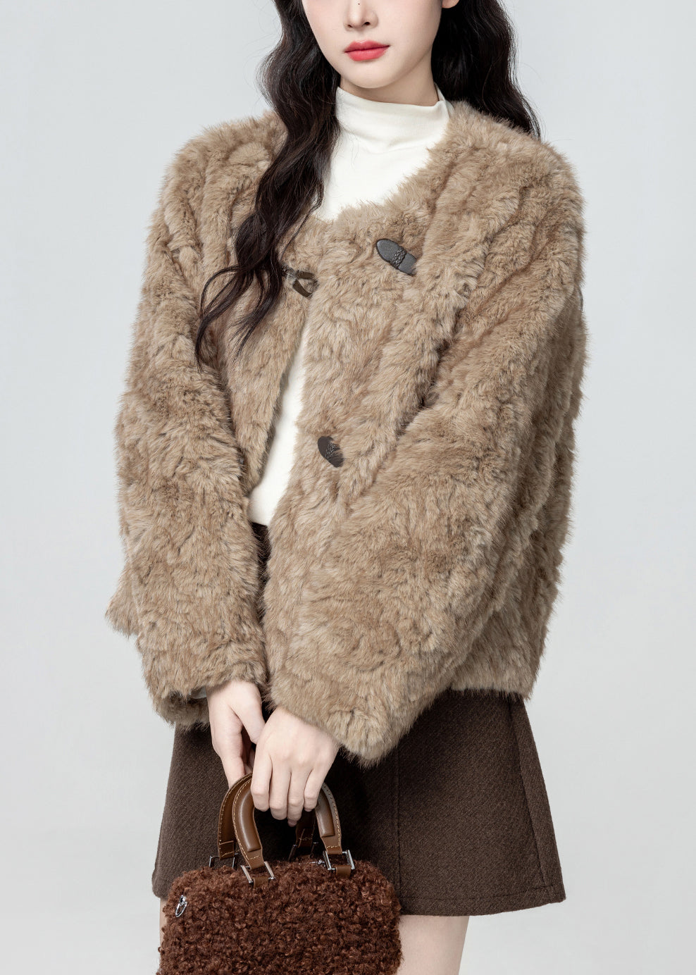 Well Tailored Coat with a Graceful Silhouette