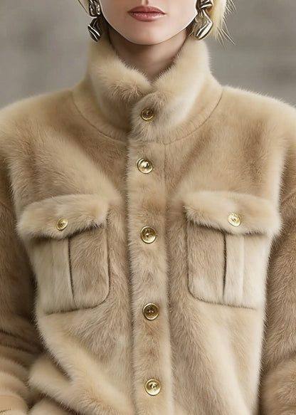 Beautifully Finished Coat in a Timeless Design