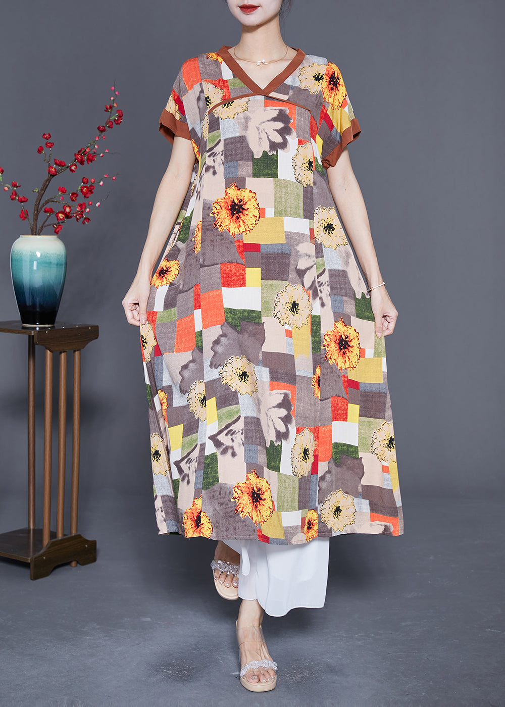 Effortlessly Elegant Dress with a Timeless Design