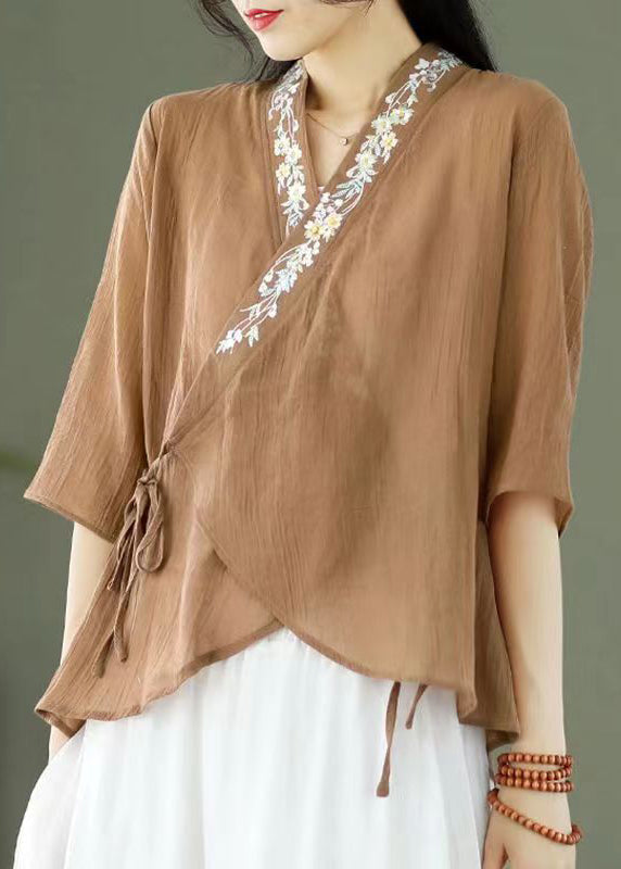 Well Tailored Top with a Graceful Silhouette