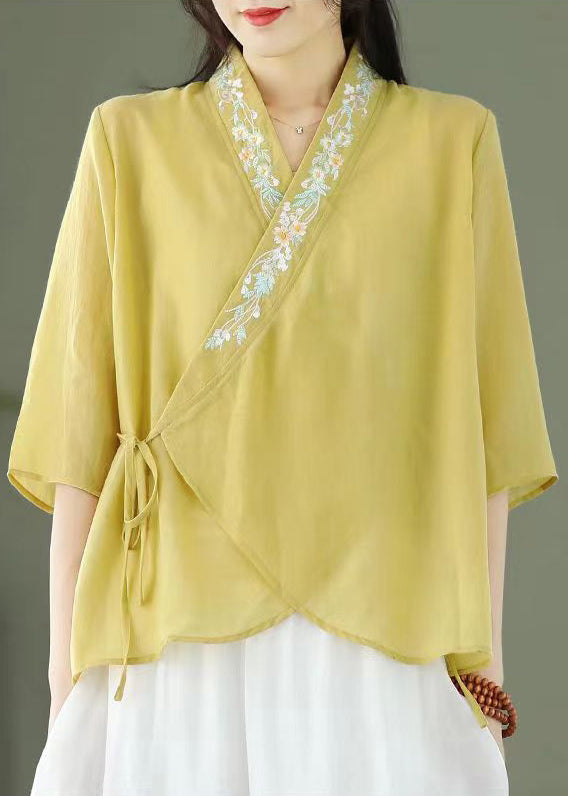Well Tailored Top with a Graceful Silhouette