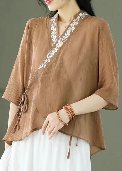Well Tailored Top with a Graceful Silhouette