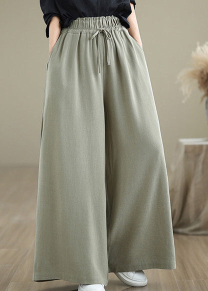 Effortlessly Elegant Pants with a Timeless Design