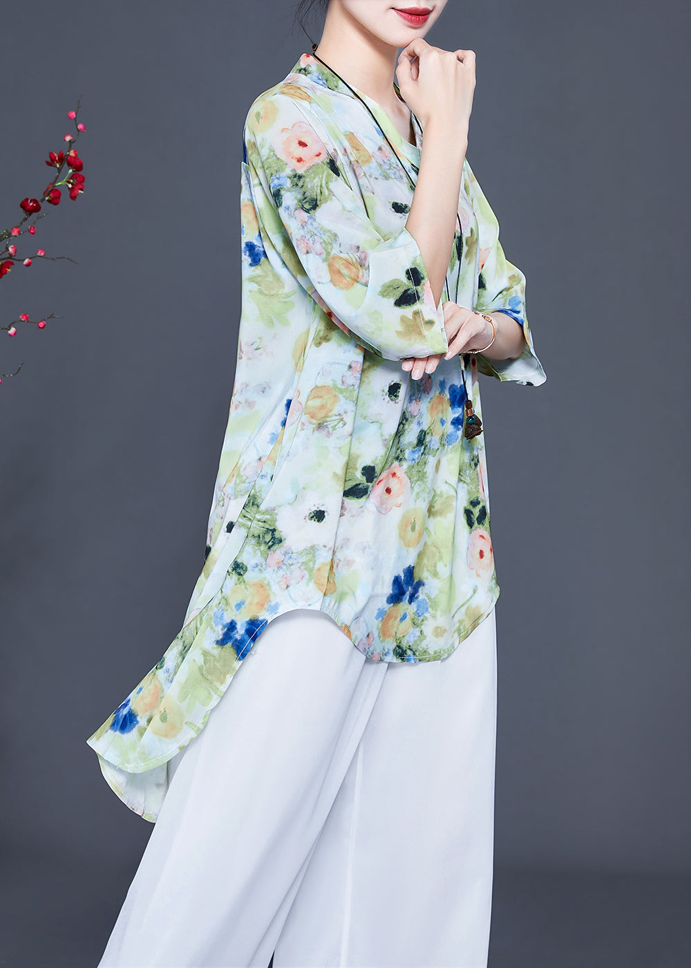 Effortlessly Elegant Garment with a Timeless Design