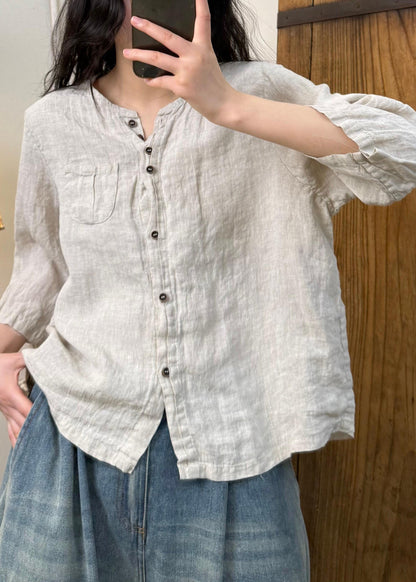 Effortlessly Elegant Blouse with a Timeless Design