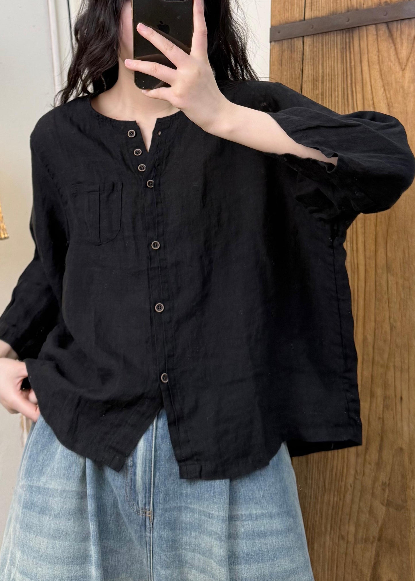 Effortlessly Elegant Blouse with a Timeless Design