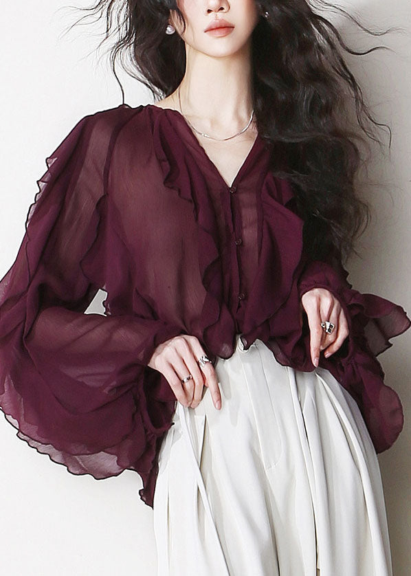 Classic Vintage Blouse with a Flattering Fit