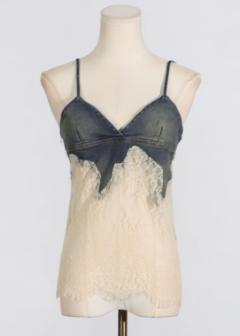 Effortlessly Elegant Garment with a Timeless Design