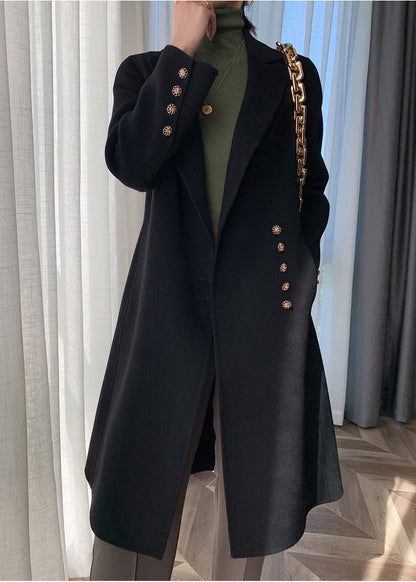 Effortlessly Elegant Coat with a Timeless Design