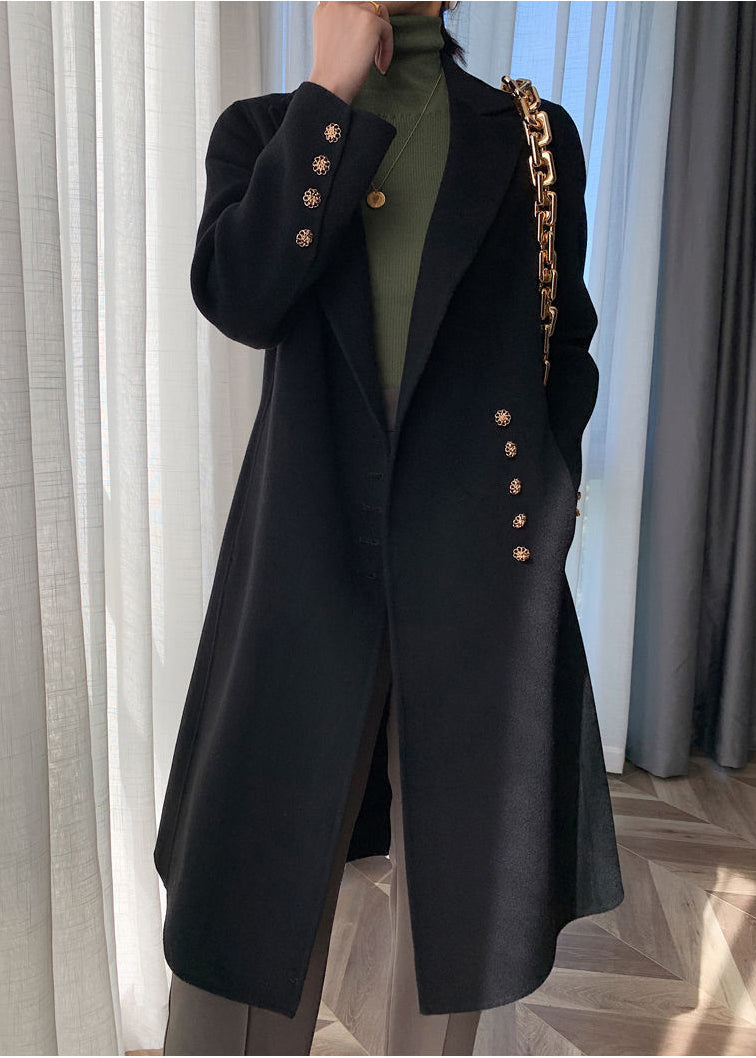 Effortlessly Elegant Coat with a Timeless Design