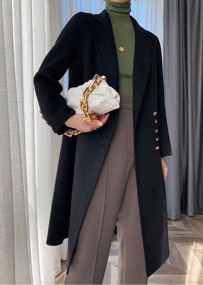 Effortlessly Elegant Coat with a Timeless Design
