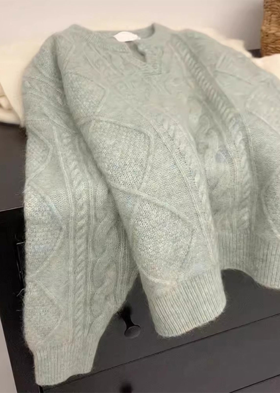 Effortlessly Elegant Sweater with a Timeless Design