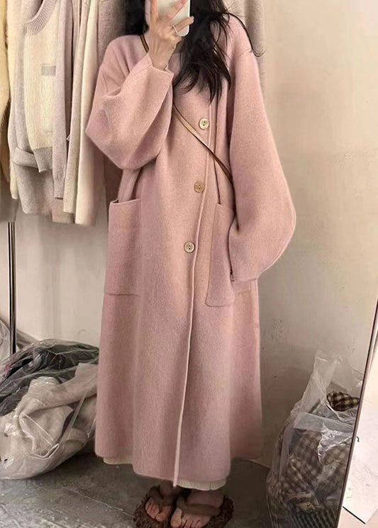 Well Tailored Coat with a Graceful Silhouette