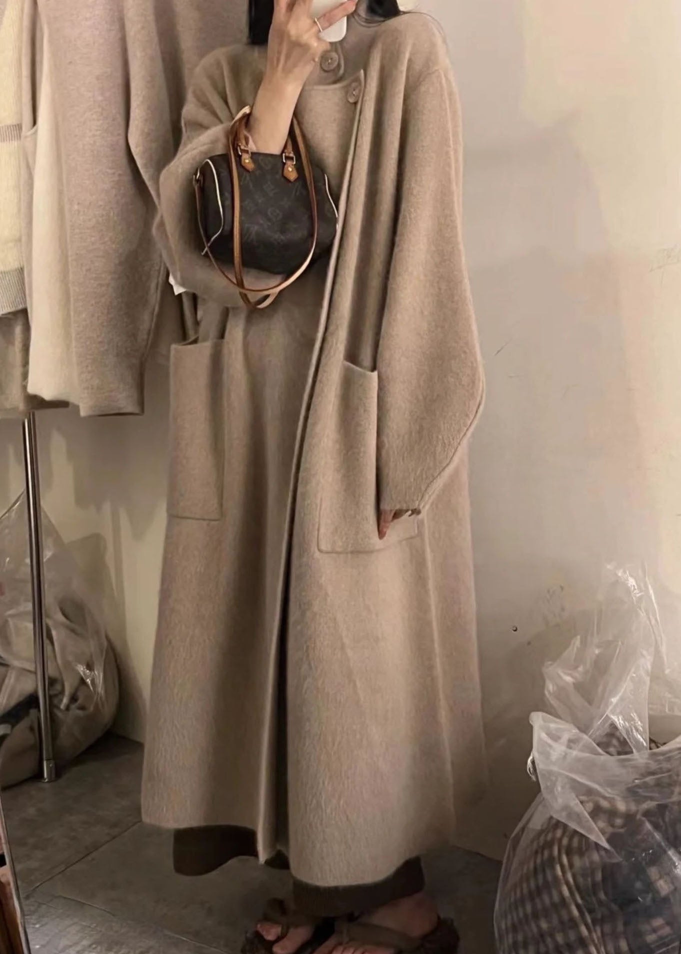 Effortlessly Elegant Coat with a Timeless Design