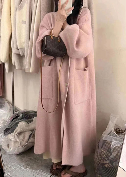 Well Tailored Coat with a Graceful Silhouette