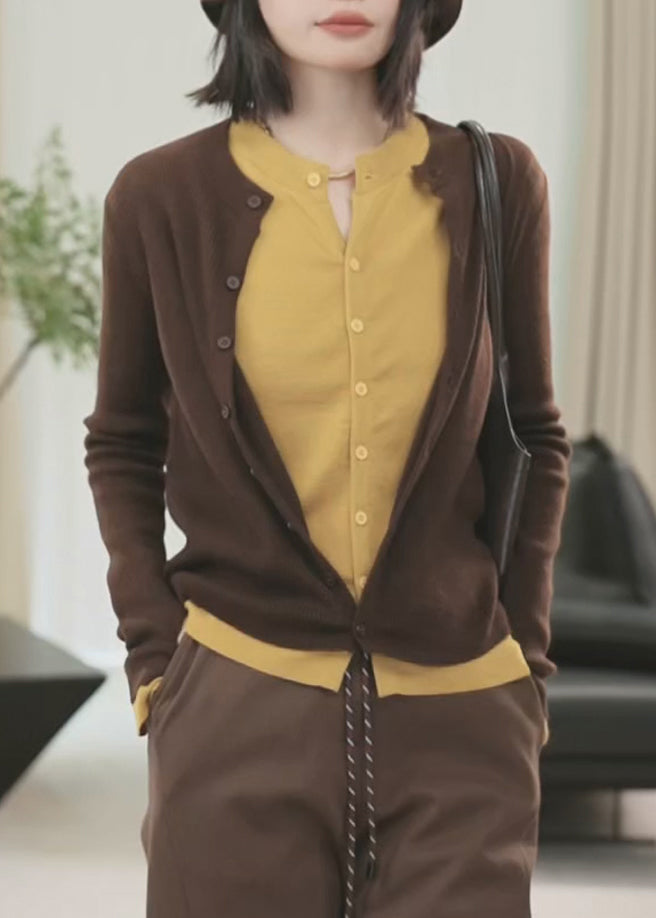 Effortlessly Elegant Sweater with a Timeless Design