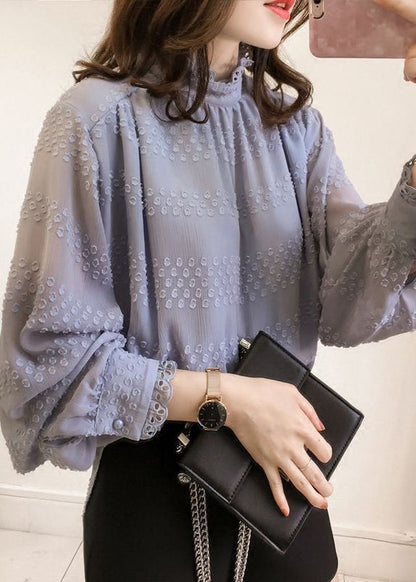 Effortlessly Elegant Top with a Timeless Design