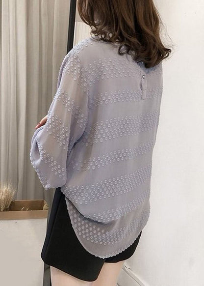 Effortlessly Elegant Top with a Timeless Design