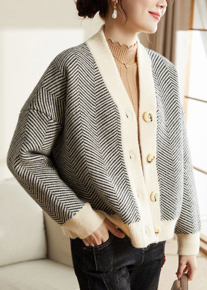 Elegantly Styled Coat for Everyday Wear