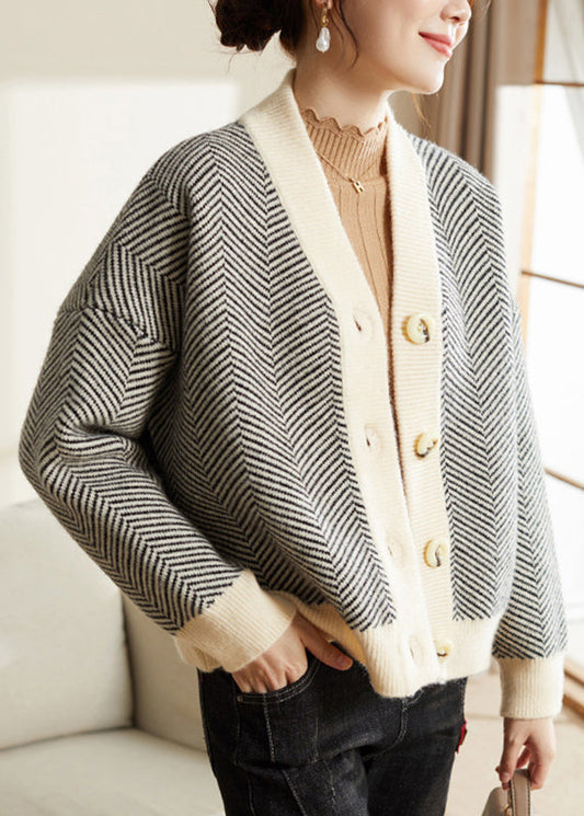 Elegantly Styled Coat for Everyday Wear