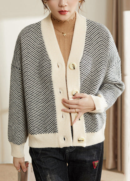 Elegantly Styled Coat for Everyday Wear