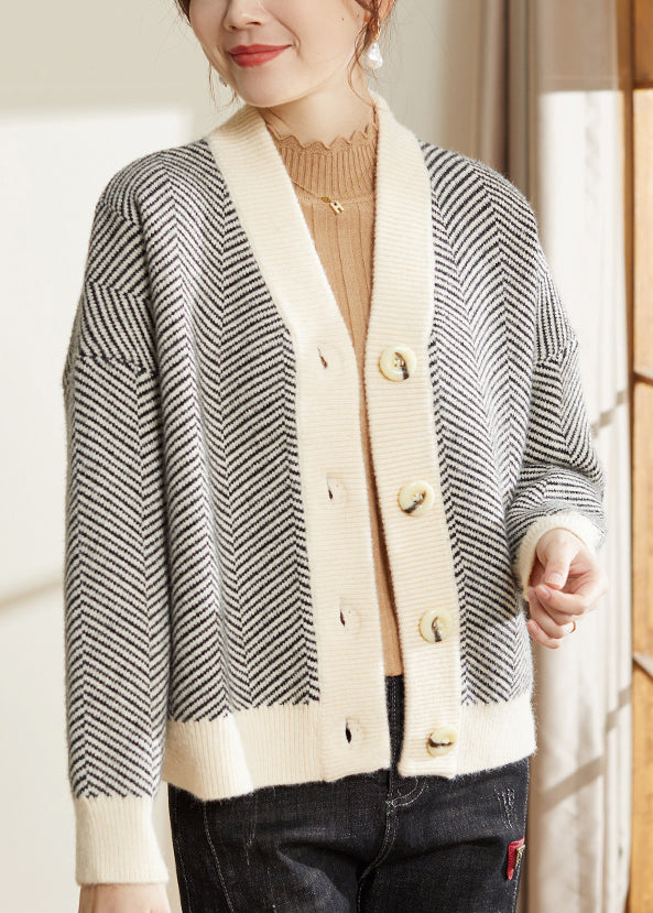 Elegantly Styled Coat for Everyday Wear