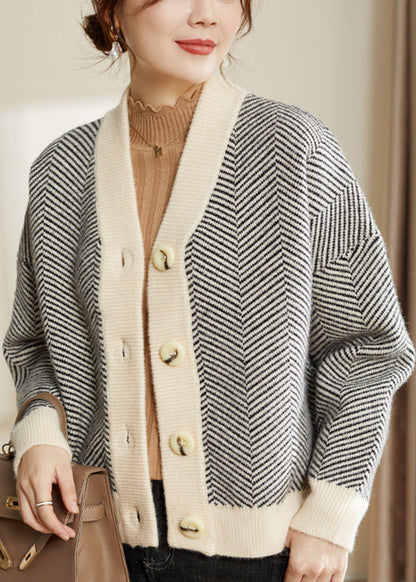 Elegantly Styled Coat for Everyday Wear