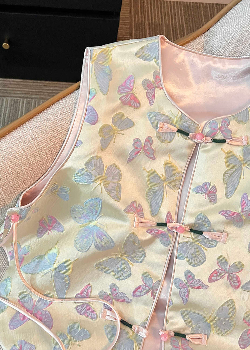 Beautifully Finished Garment in a Timeless Design