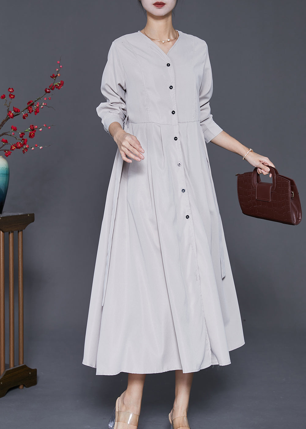 Beautifully Finished Dress in a Timeless Design