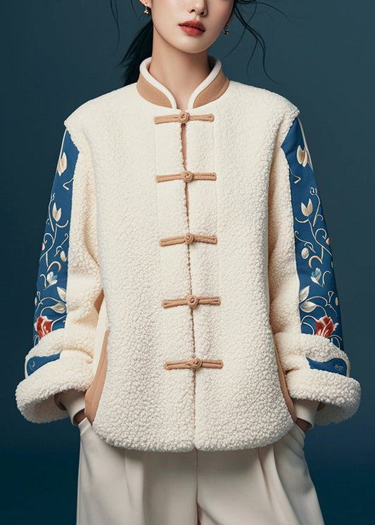 Beautifully Finished Coat in a Timeless Design