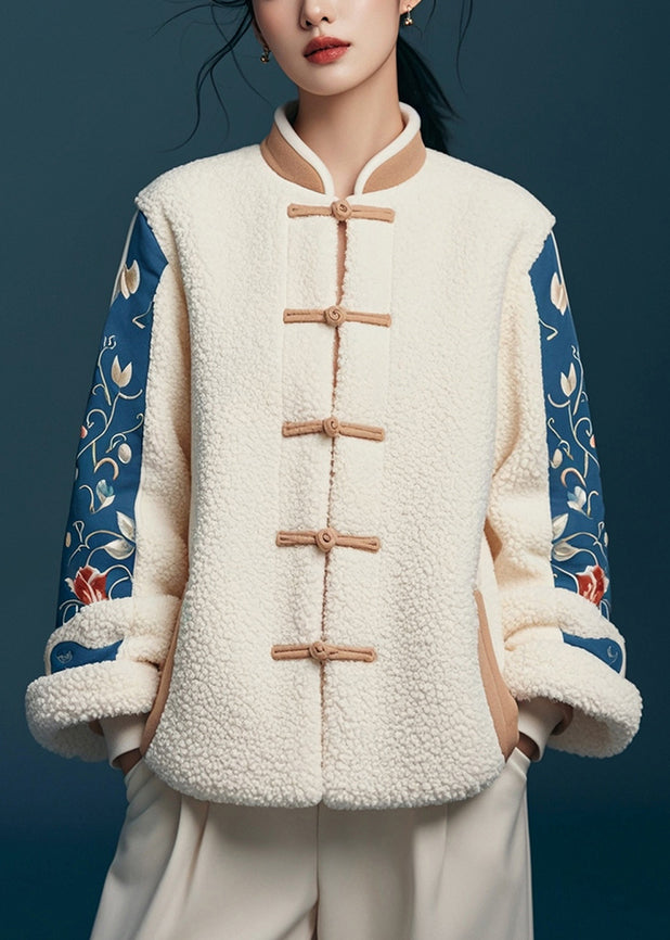 Beautifully Finished Coat in a Timeless Design