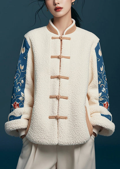 Beautifully Finished Coat in a Timeless Design