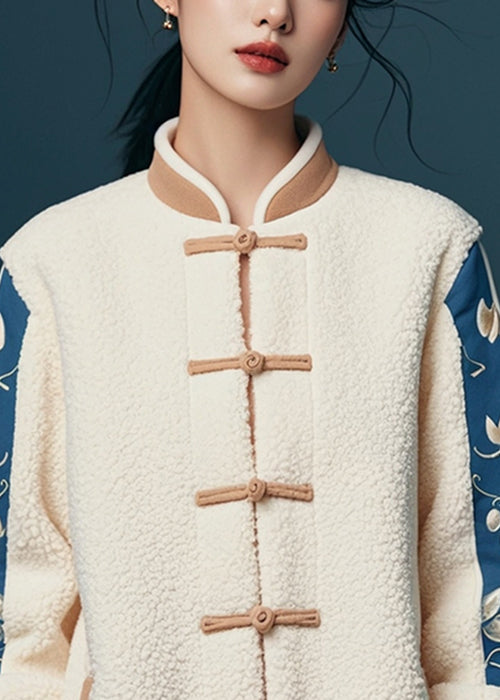 Beautifully Finished Coat in a Timeless Design