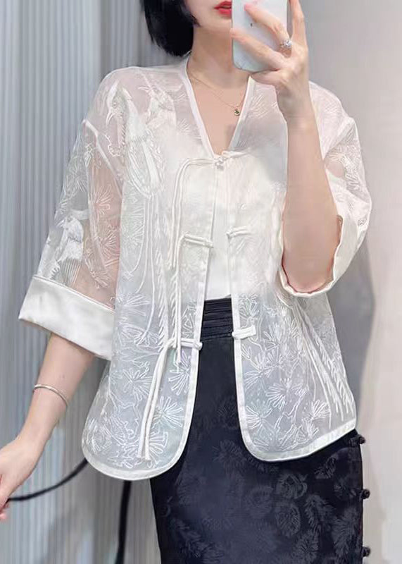 Beautifully Crafted Blouse in a Classic Style