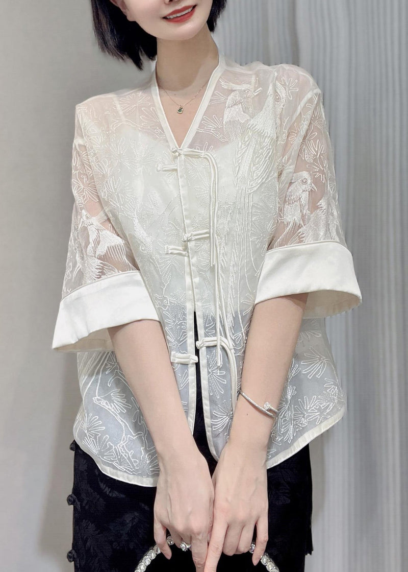 Beautifully Crafted Blouse in a Classic Style