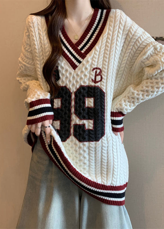 Effortlessly Elegant Sweater with a Timeless Design