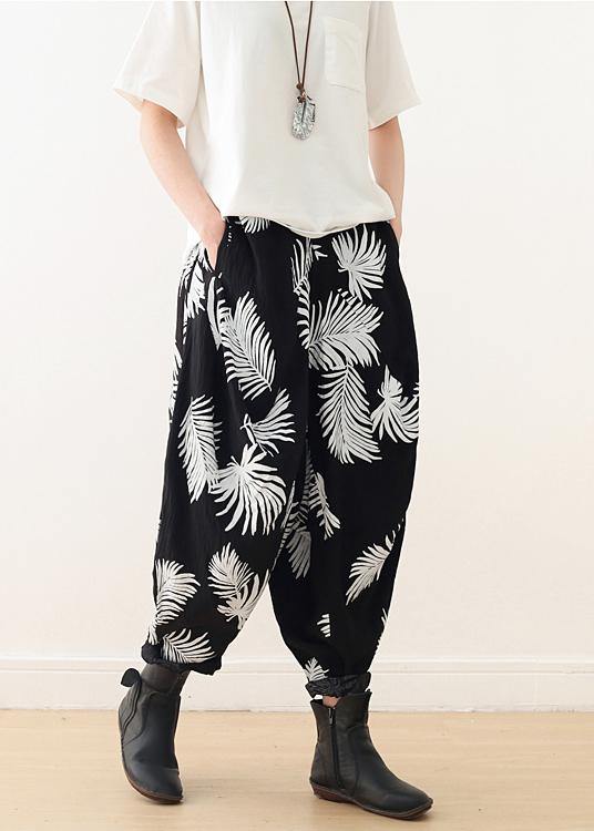Effortlessly Elegant Pants with a Timeless Design
