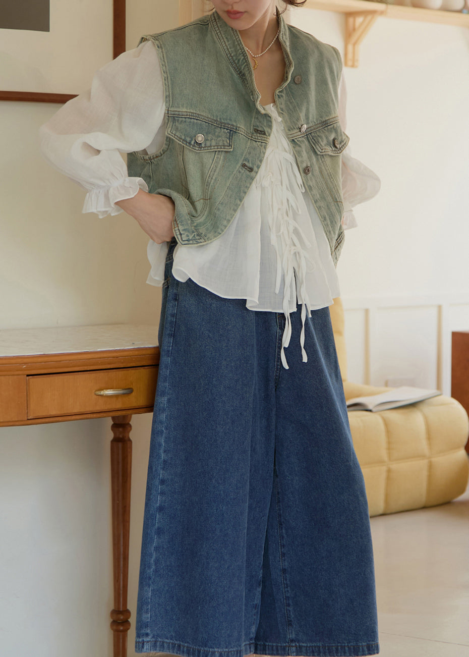 Classic Vintage Shirt with a Flattering Fit