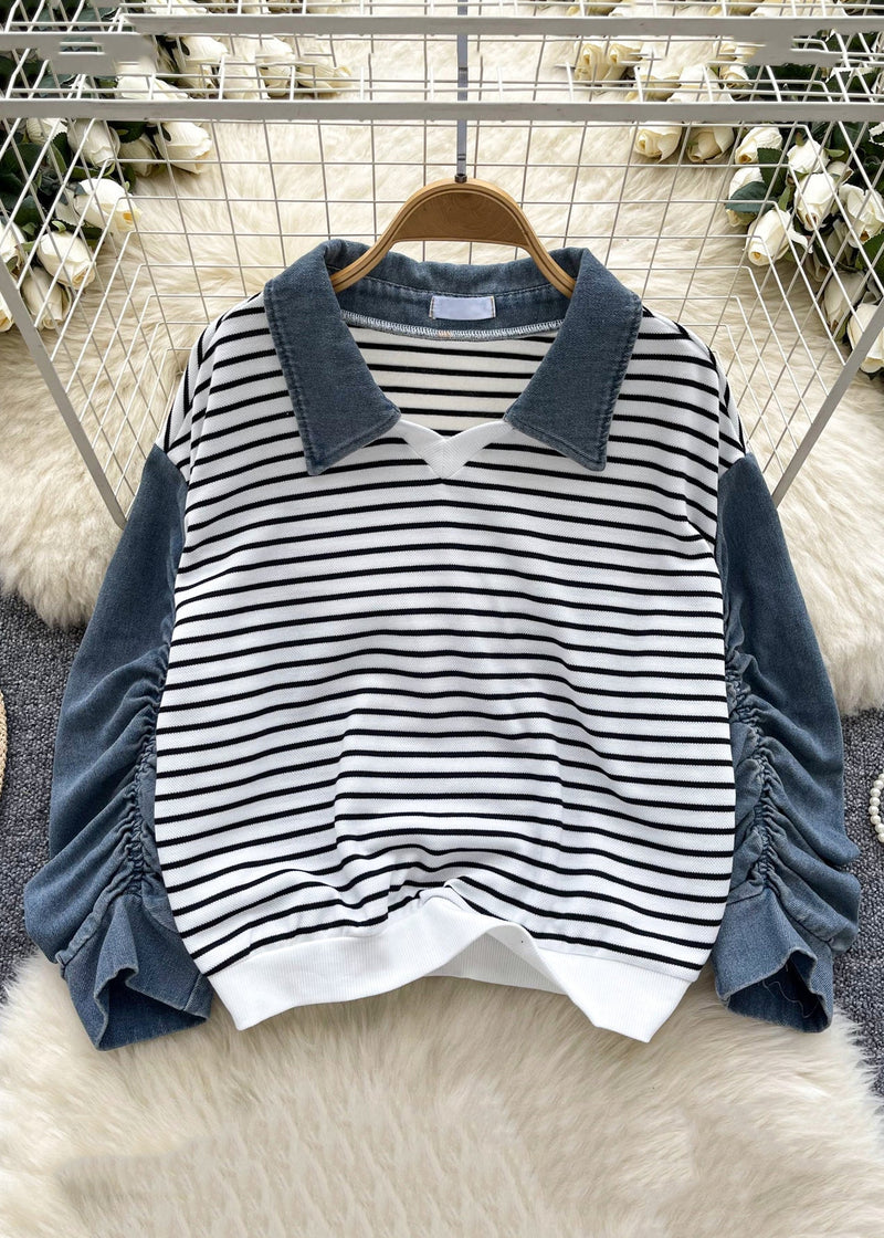 Effortlessly Elegant Top with a Timeless Design