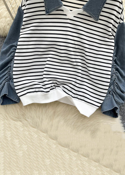 Effortlessly Elegant Top with a Timeless Design